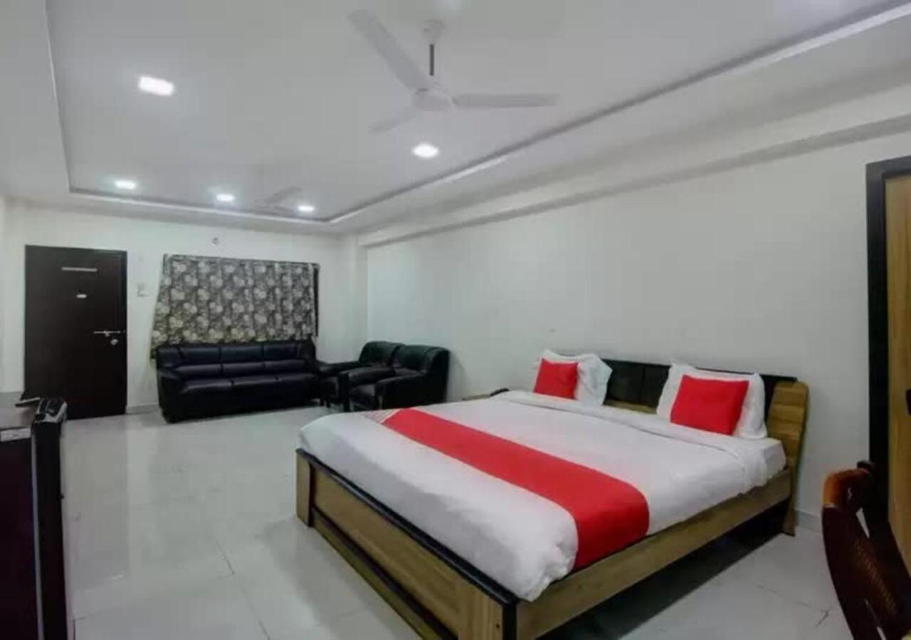 Hotel Santoshi Hometel Raichur Екстериор снимка
