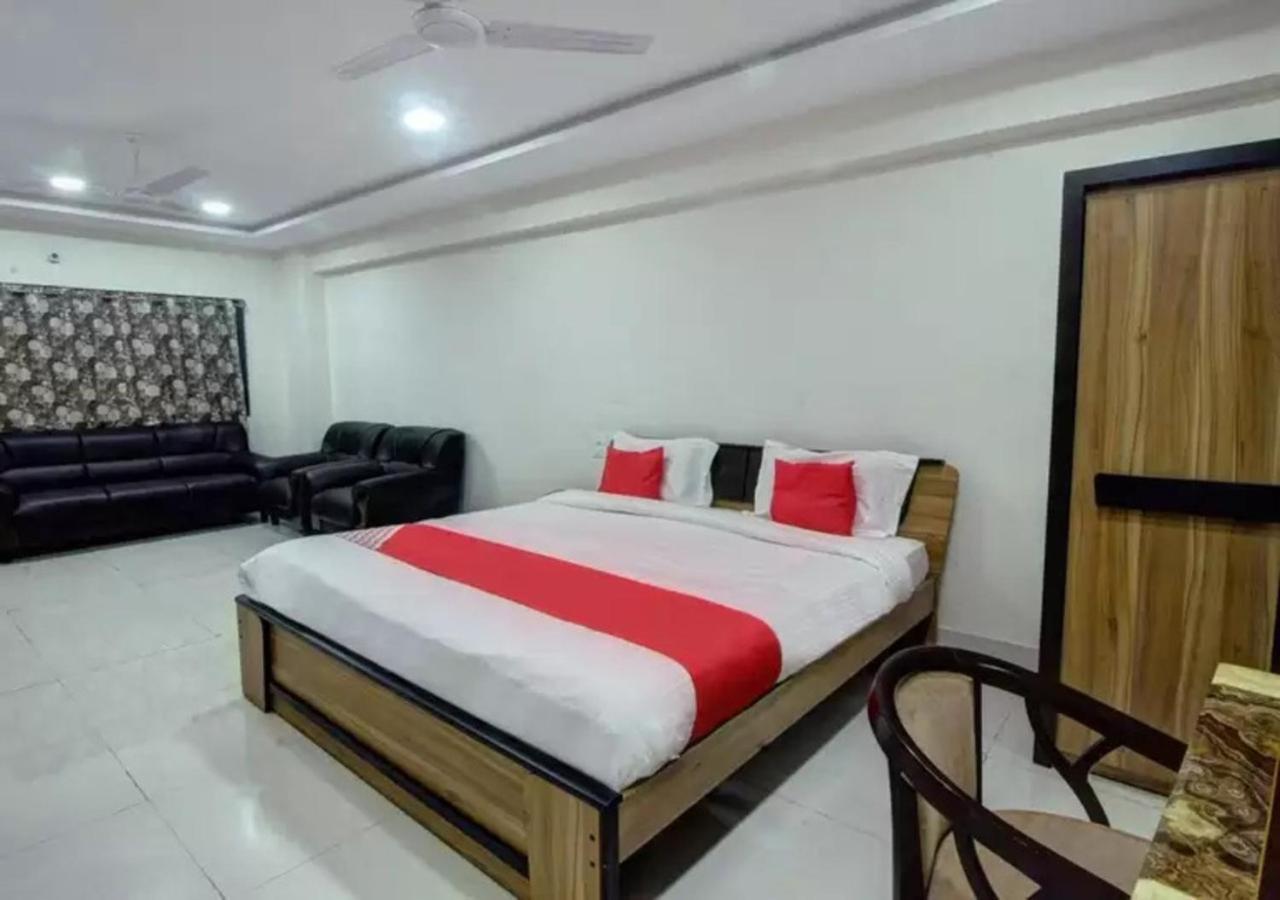 Hotel Santoshi Hometel Raichur Екстериор снимка
