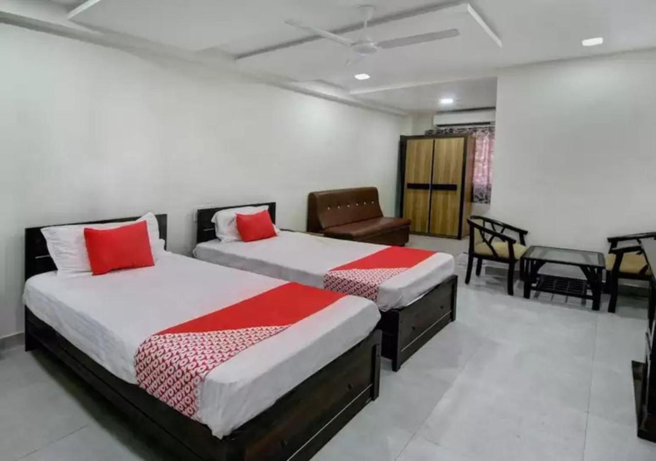 Hotel Santoshi Hometel Raichur Екстериор снимка