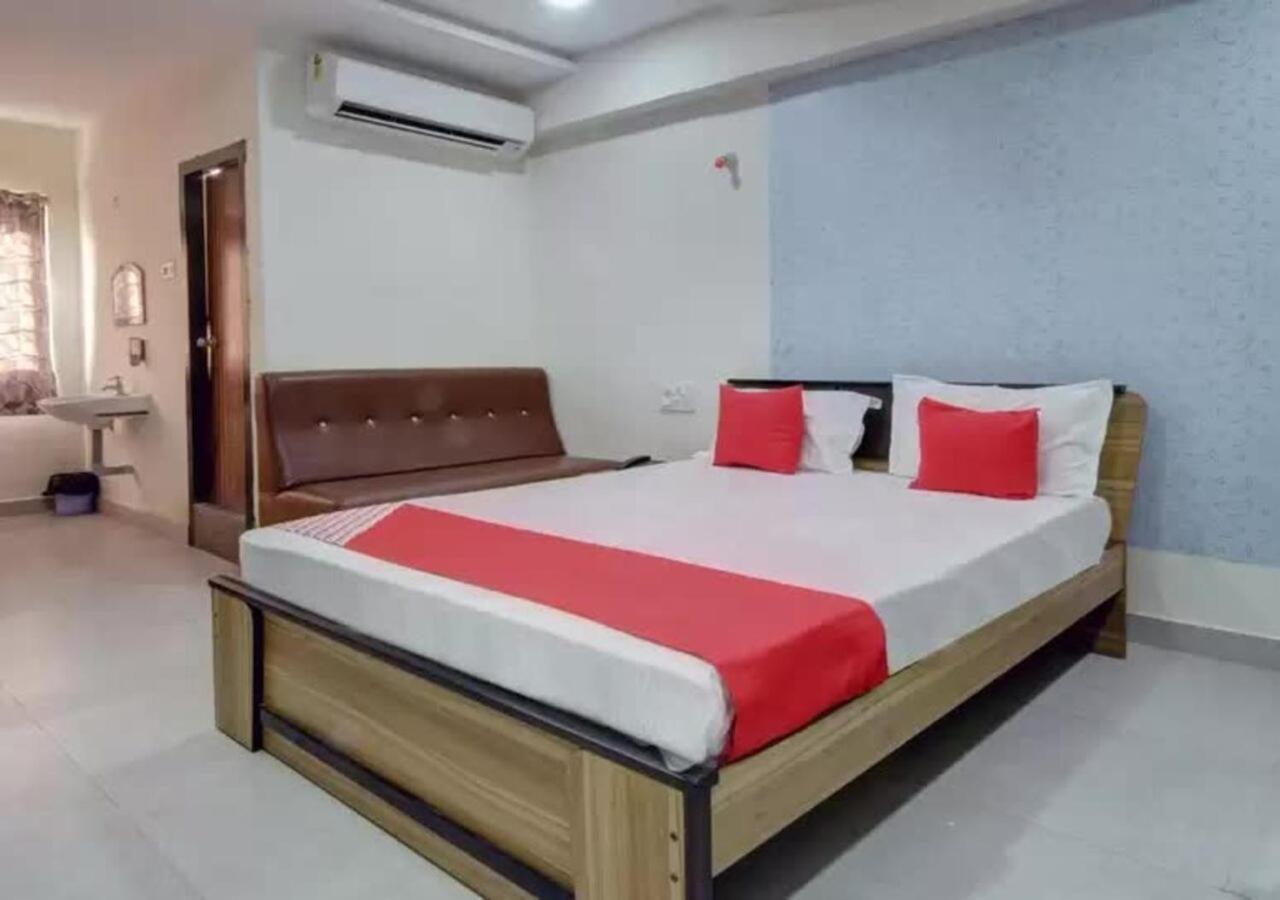 Hotel Santoshi Hometel Raichur Екстериор снимка