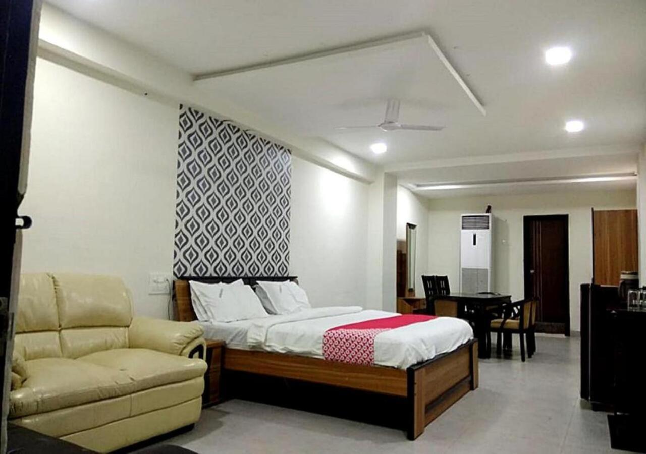 Hotel Santoshi Hometel Raichur Екстериор снимка