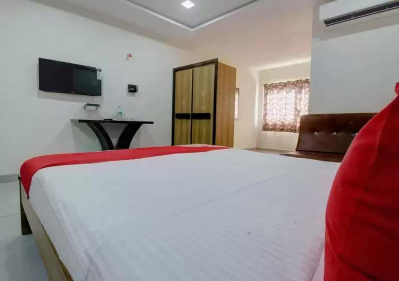 Hotel Santoshi Hometel Raichur Екстериор снимка