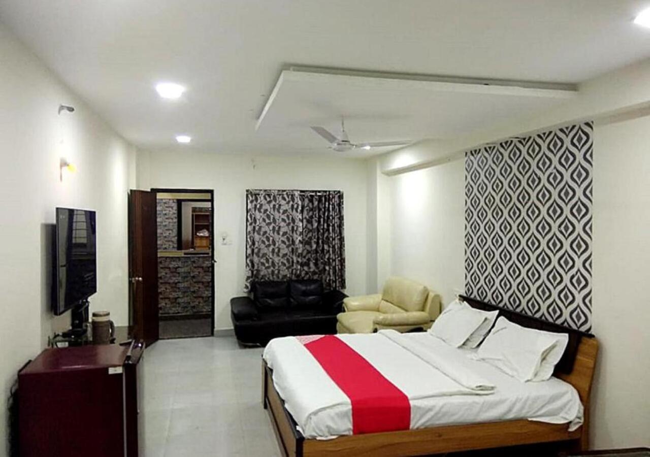 Hotel Santoshi Hometel Raichur Екстериор снимка